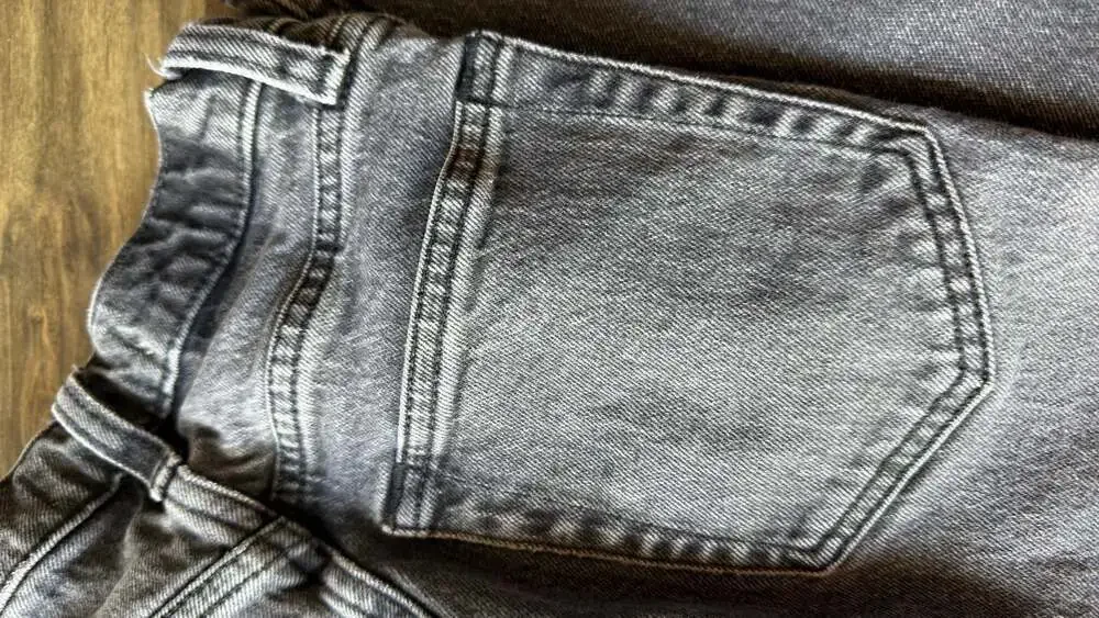 Abercrombie & Fitch Curve Love The '90s Straight Ultra High Rise Jeans - Picture 4 of 5